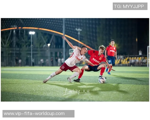 足球评论的经典之作探讨与回顾：从历史到现代的精彩瞬间